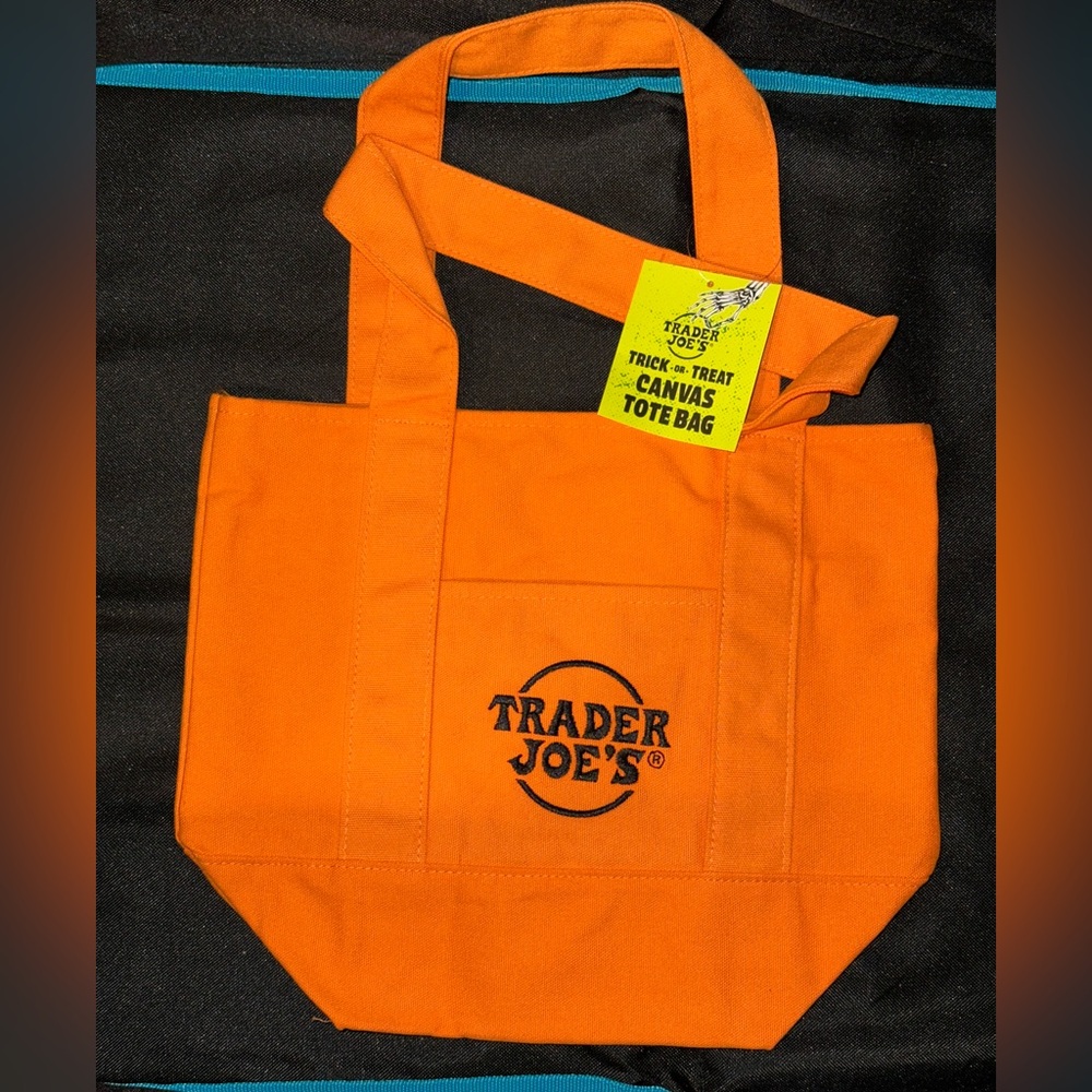 FREE WITH $15 Purchase (1) Trader Joeโs Trick Or Treat Mini Canvas Tote Bag NWT - Picture 7 of 7